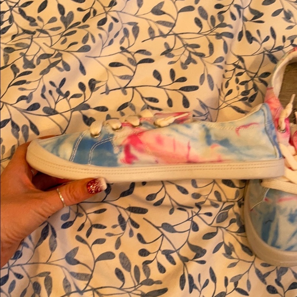 7 Tie dyed blue white and pink shoes - Picture 2 of 4